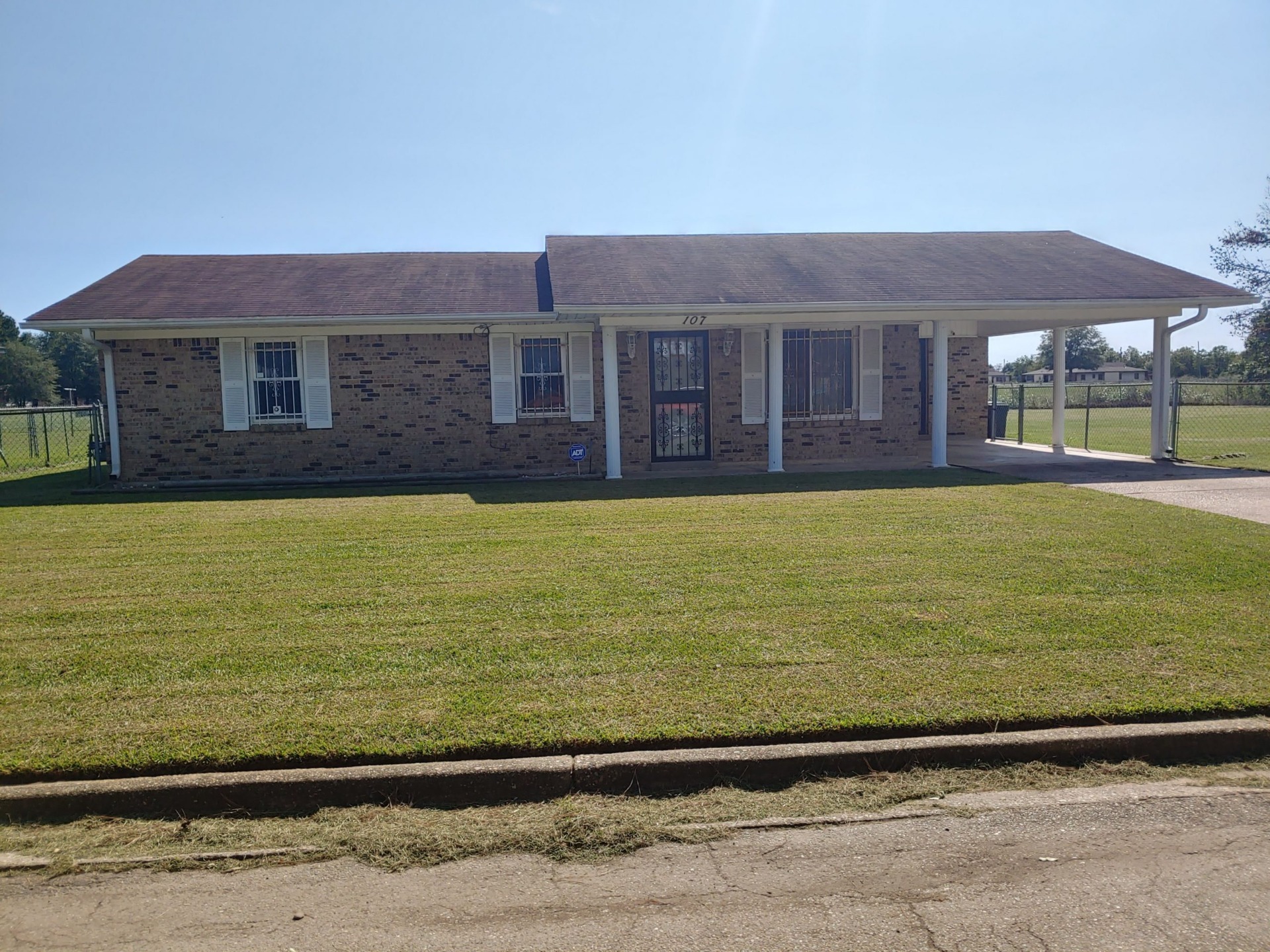 You are currently viewing 107 Driftwood, McGehee, AR 71654